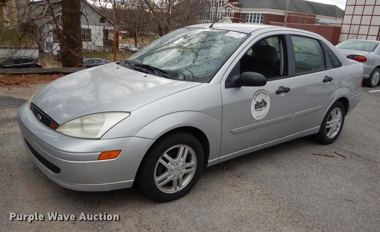 image for item J5600 2002 Ford Focus SE