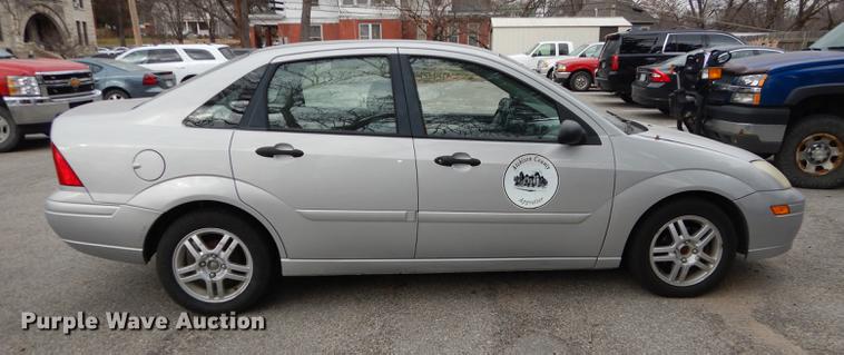 image for item J5600 2002 Ford Focus SE