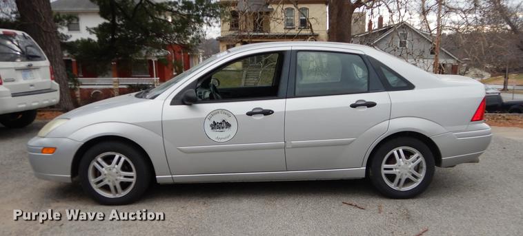 image for item J5600 2002 Ford Focus SE