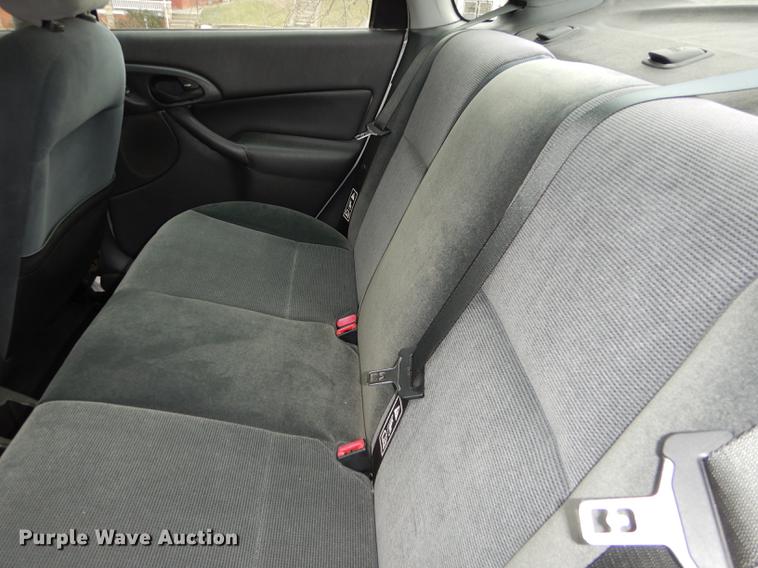 image for item J5600 2002 Ford Focus SE