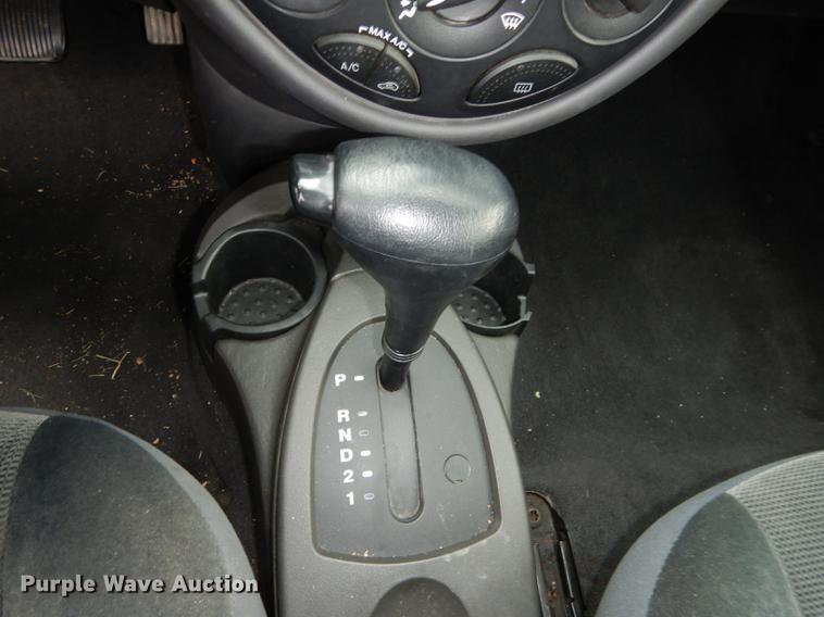 image for item J5600 2002 Ford Focus SE