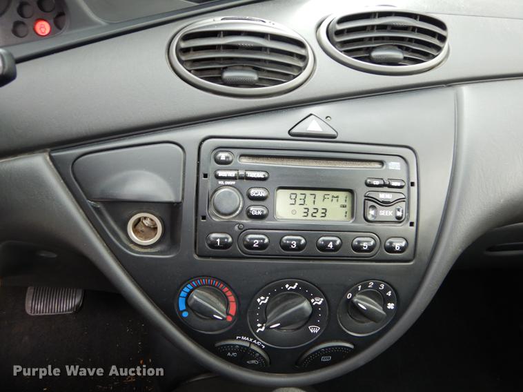 image for item J5600 2002 Ford Focus SE