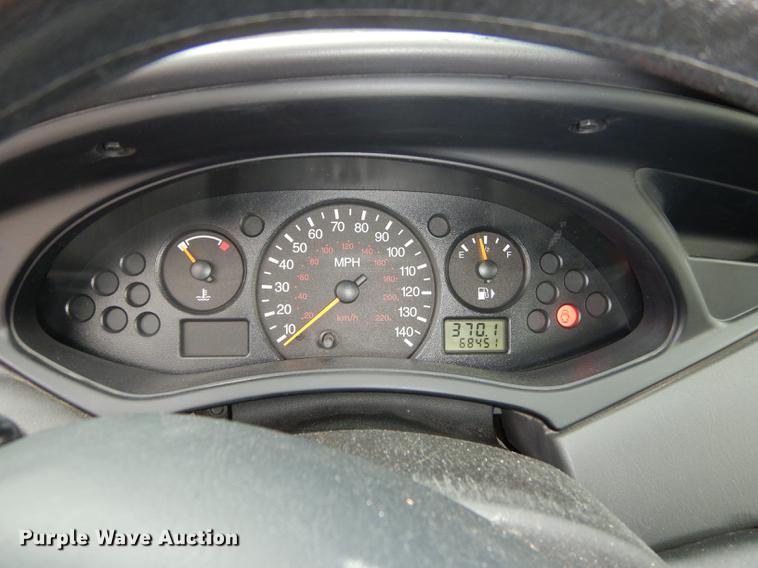 image for item J5600 2002 Ford Focus SE