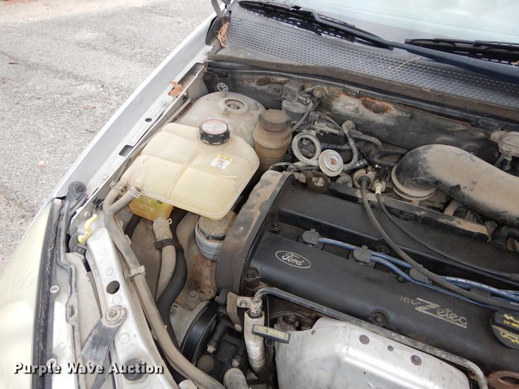 image for item J5600 2002 Ford Focus SE