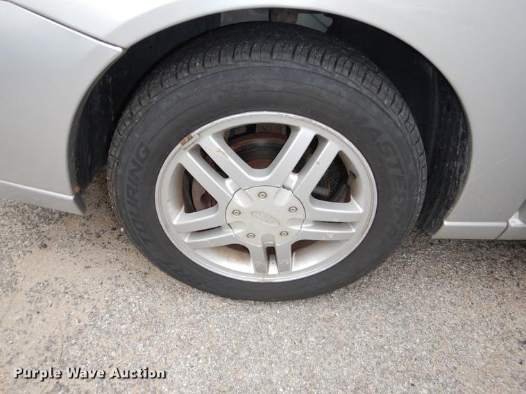 image for item J5600 2002 Ford Focus SE