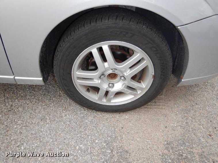 image for item J5600 2002 Ford Focus SE