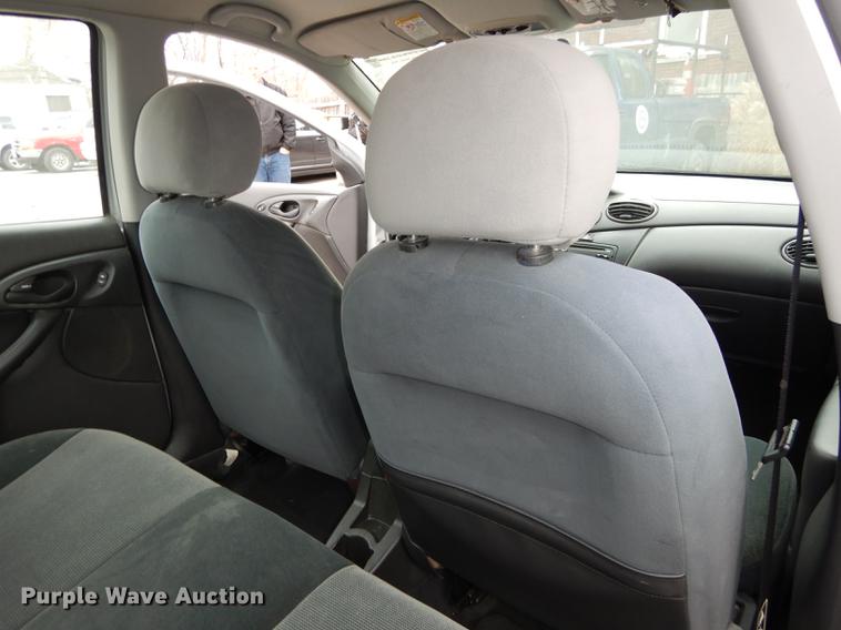 image for item J5600 2002 Ford Focus SE