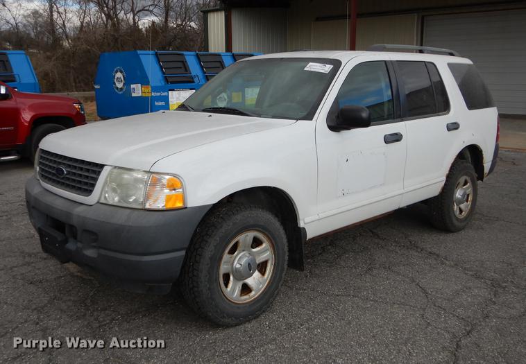 image for item J5602 2003 Ford Explorer SUV