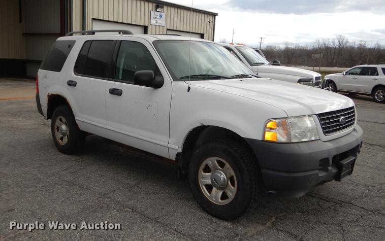 image for item J5602 2003 Ford Explorer SUV
