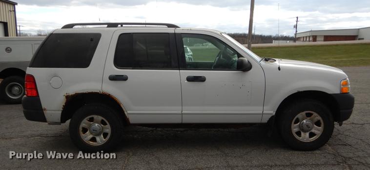 image for item J5602 2003 Ford Explorer SUV