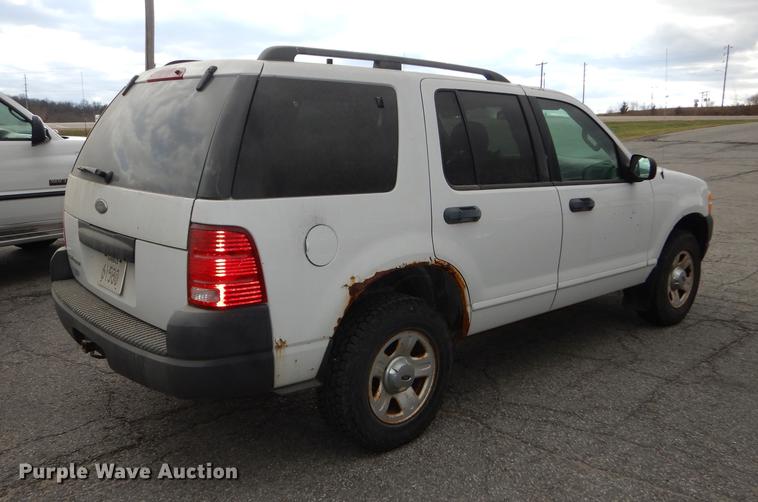 image for item J5602 2003 Ford Explorer SUV