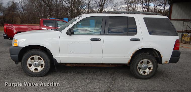 image for item J5602 2003 Ford Explorer SUV