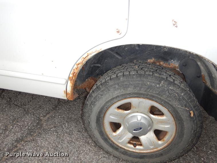 image for item J5602 2003 Ford Explorer SUV