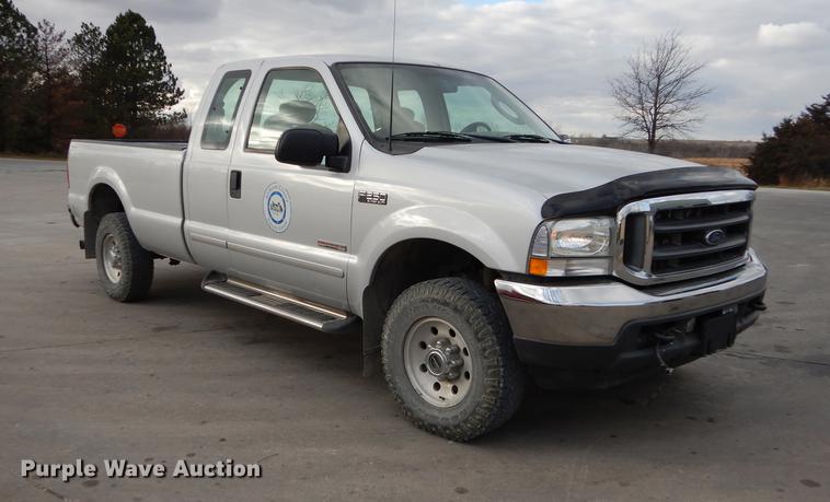 image for item J5624 2003 Ford F250 Super Duty XLT SuperCab pickup truck