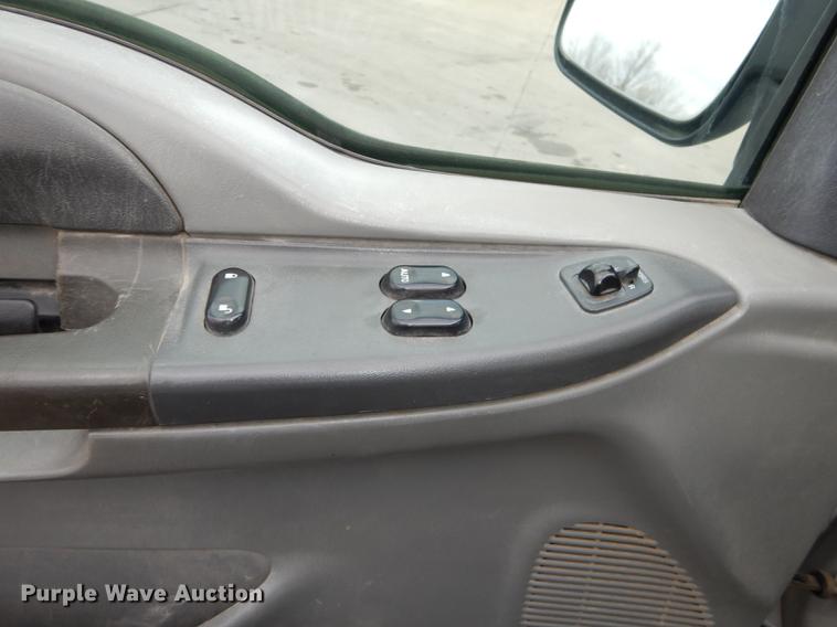 image for item J5624 2003 Ford F250 Super Duty XLT SuperCab pickup truck