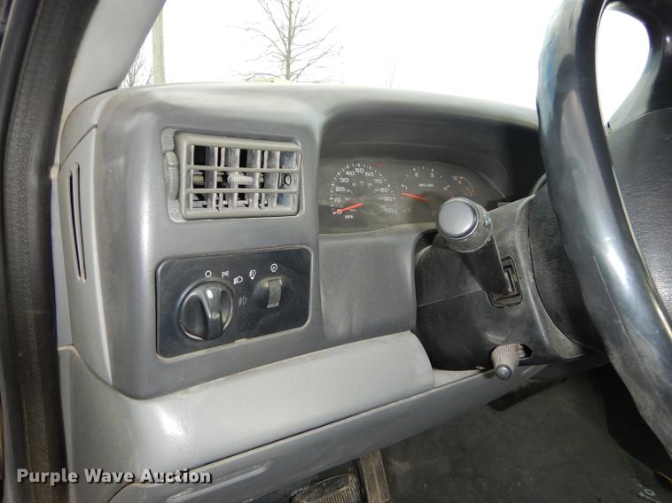 image for item J5624 2003 Ford F250 Super Duty XLT SuperCab pickup truck