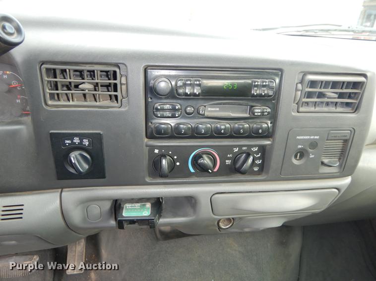 image for item J5624 2003 Ford F250 Super Duty XLT SuperCab pickup truck