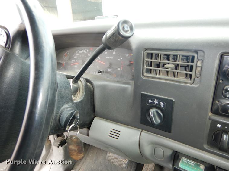 image for item J5624 2003 Ford F250 Super Duty XLT SuperCab pickup truck