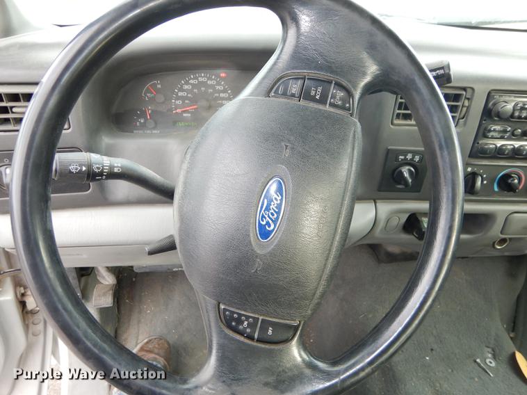 image for item J5624 2003 Ford F250 Super Duty XLT SuperCab pickup truck