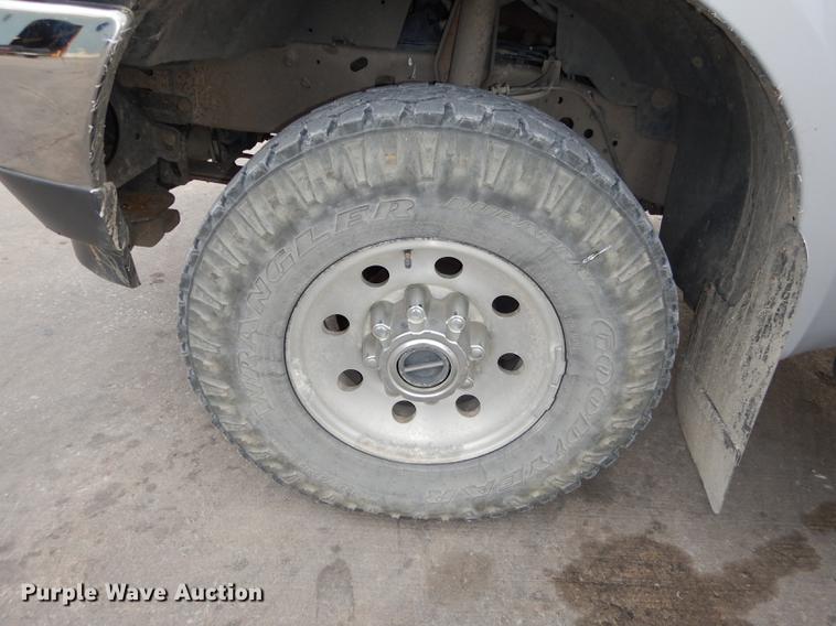 image for item J5624 2003 Ford F250 Super Duty XLT SuperCab pickup truck