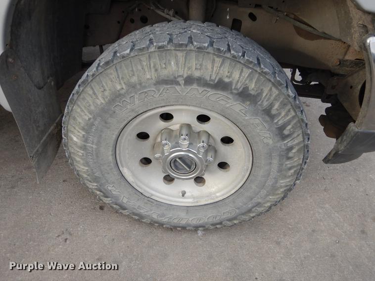 image for item J5624 2003 Ford F250 Super Duty XLT SuperCab pickup truck