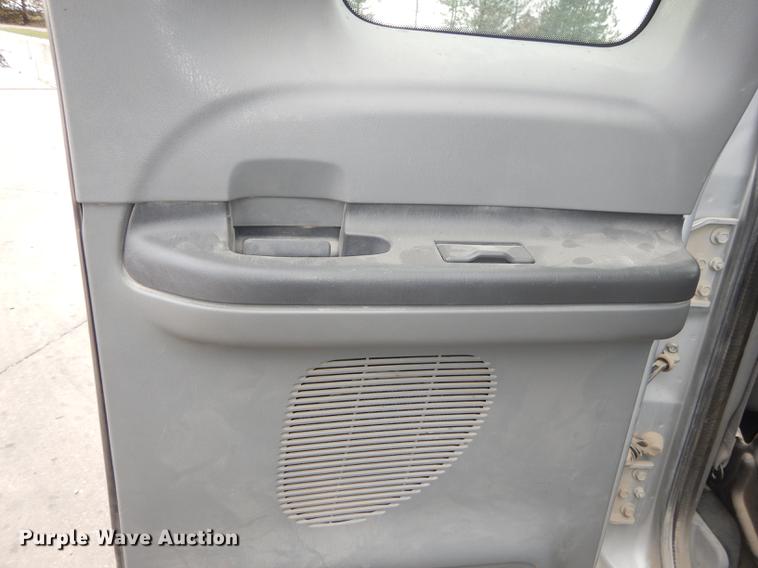 image for item J5624 2003 Ford F250 Super Duty XLT SuperCab pickup truck