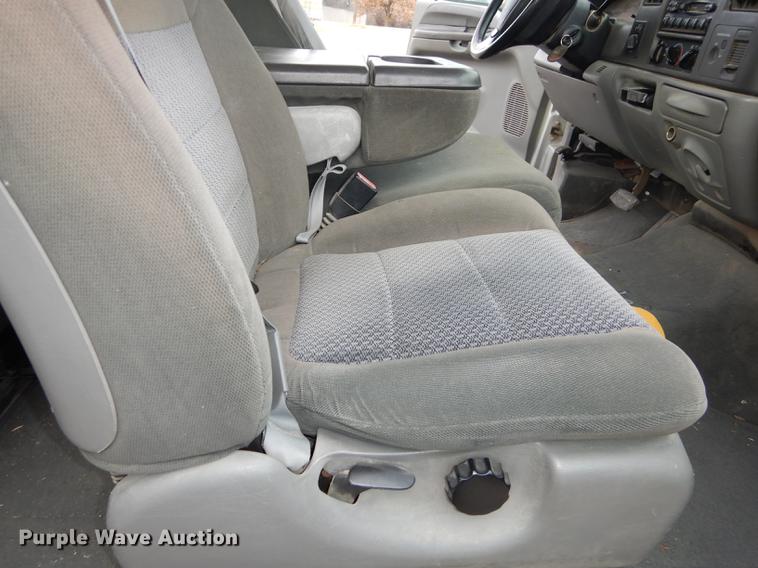 image for item J5624 2003 Ford F250 Super Duty XLT SuperCab pickup truck