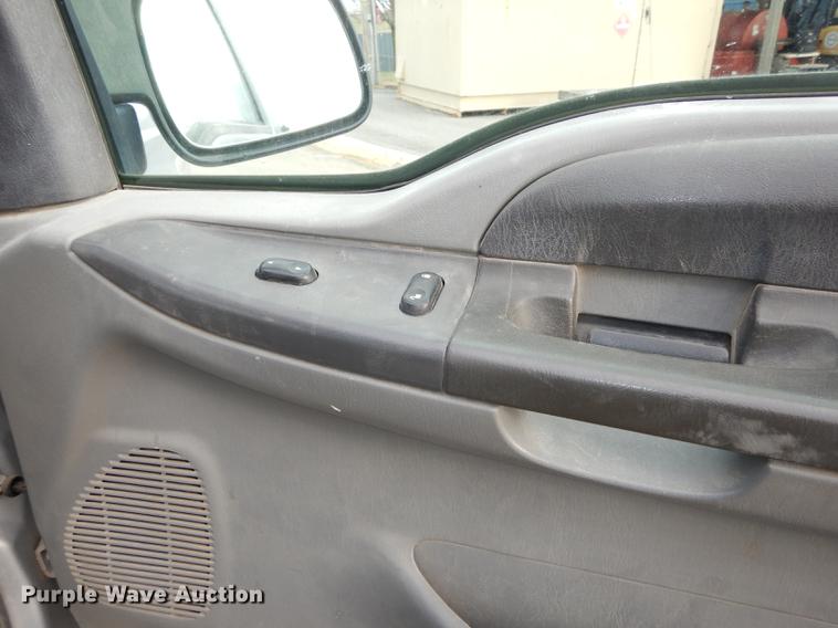 image for item J5624 2003 Ford F250 Super Duty XLT SuperCab pickup truck