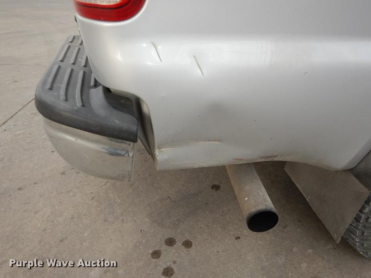 image for item J5624 2003 Ford F250 Super Duty XLT SuperCab pickup truck