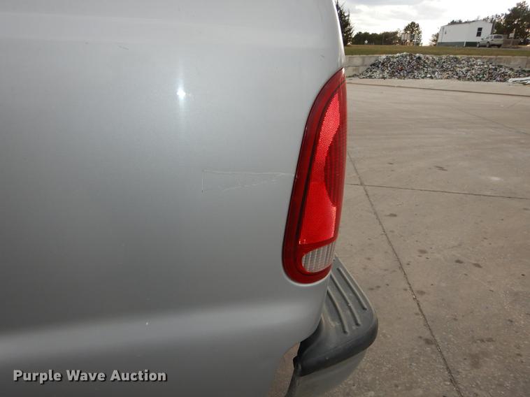 image for item J5624 2003 Ford F250 Super Duty XLT SuperCab pickup truck