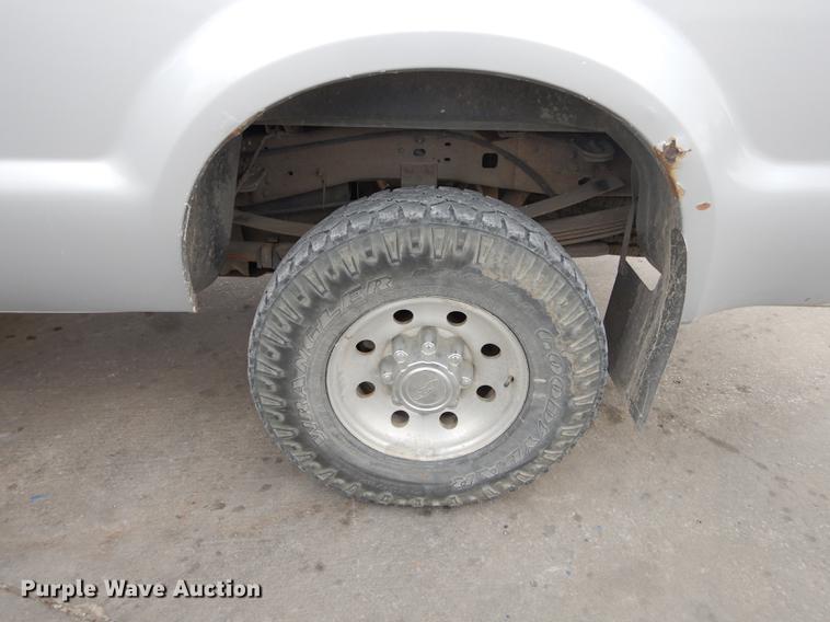 image for item J5624 2003 Ford F250 Super Duty XLT SuperCab pickup truck