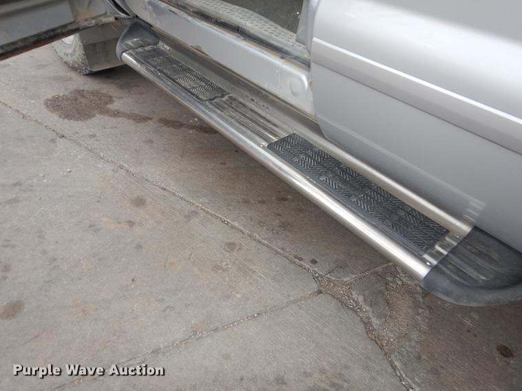 image for item J5624 2003 Ford F250 Super Duty XLT SuperCab pickup truck