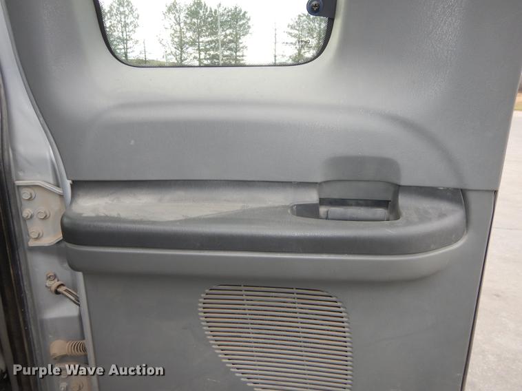 image for item J5624 2003 Ford F250 Super Duty XLT SuperCab pickup truck