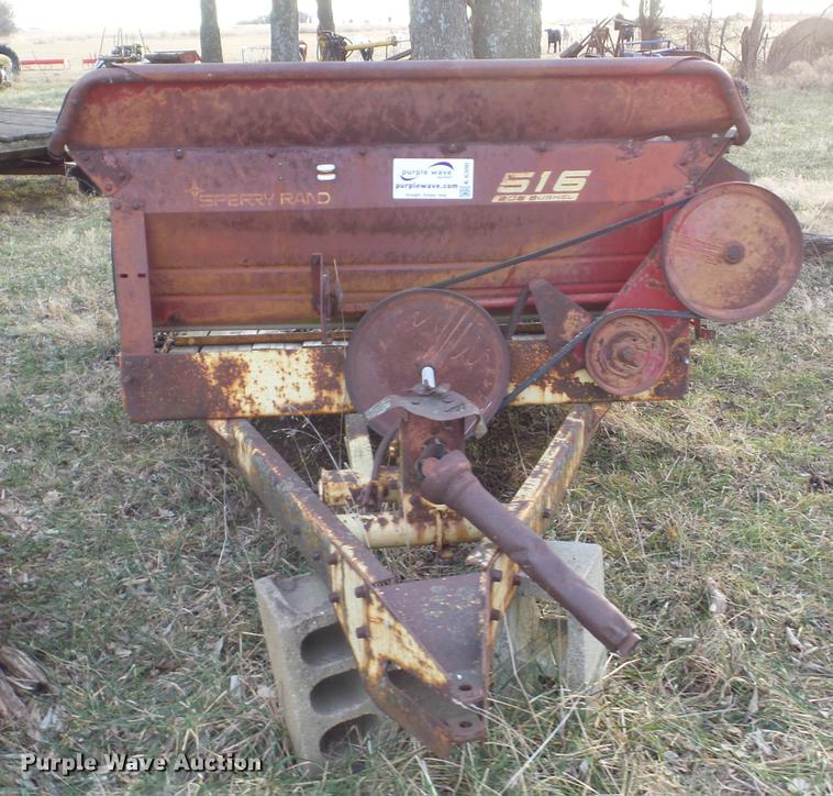 image for item K6300 New Holland 516 manure spreader