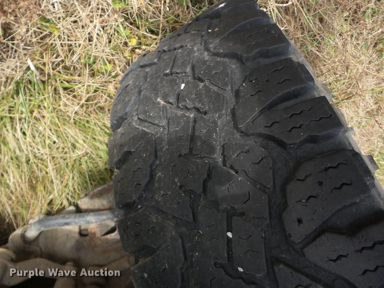 image for item K6305 1998 Nissan Frontier King Cab pickup truck