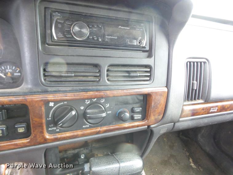 image for item K6306 1996 Jeep Grand Cherokee SUV