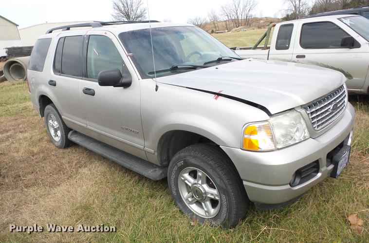 image for item K6308 2004 Ford Explorer SUV