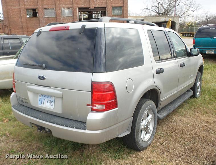image for item K6308 2004 Ford Explorer SUV