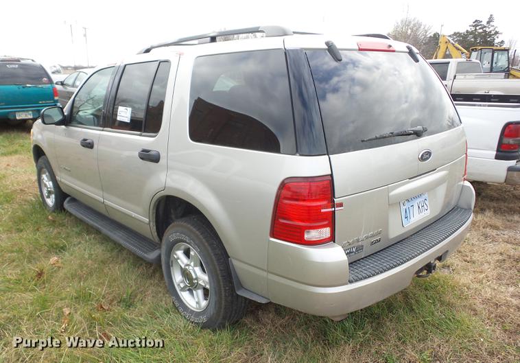 image for item K6308 2004 Ford Explorer SUV