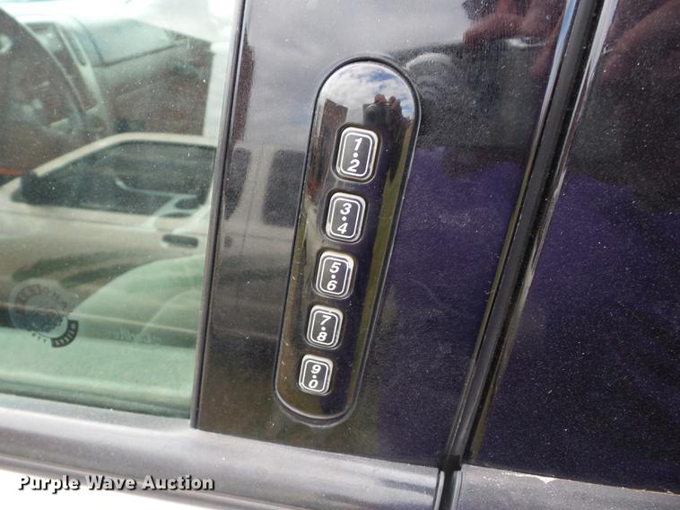 image for item K6308 2004 Ford Explorer SUV