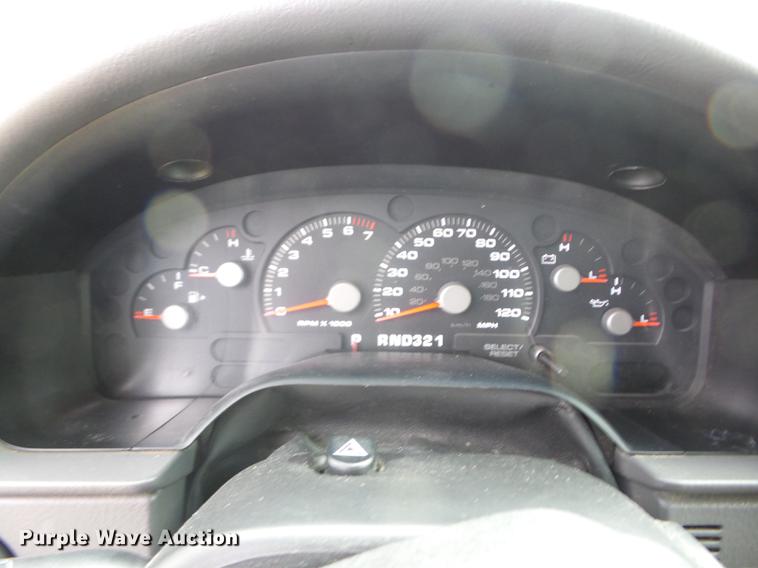 image for item K6308 2004 Ford Explorer SUV