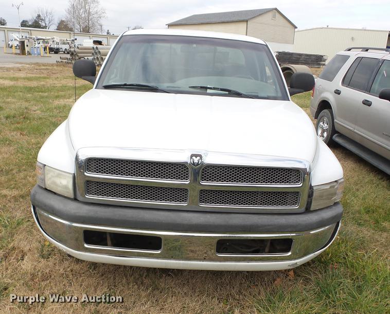 image for item K6309 2000 Dodge Ram 1500 Quad Cab pickup truck
