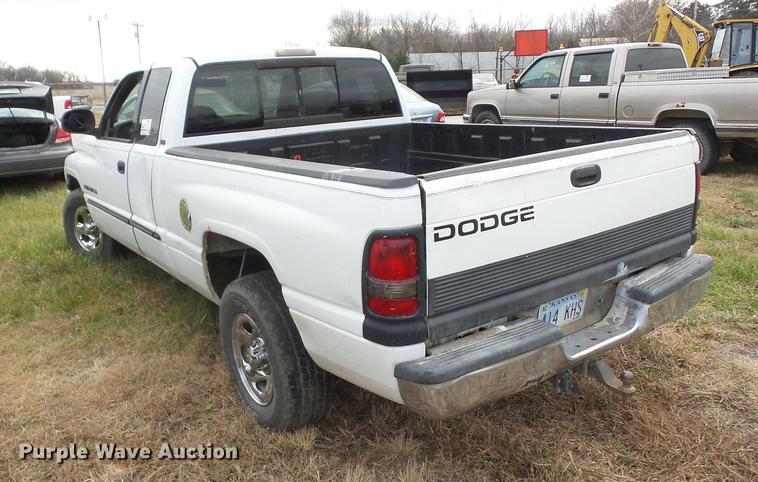 image for item K6309 2000 Dodge Ram 1500 Quad Cab pickup truck