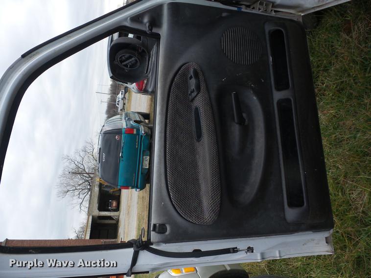 image for item K6309 2000 Dodge Ram 1500 Quad Cab pickup truck