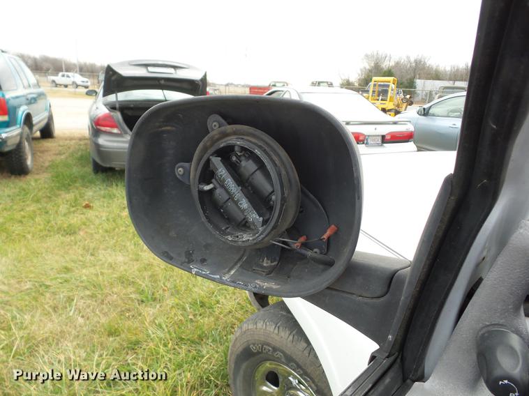 image for item K6309 2000 Dodge Ram 1500 Quad Cab pickup truck