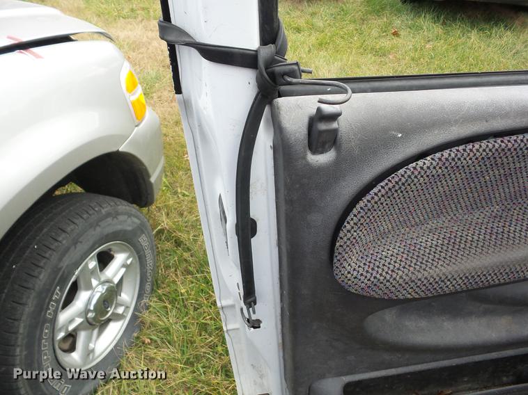 image for item K6309 2000 Dodge Ram 1500 Quad Cab pickup truck