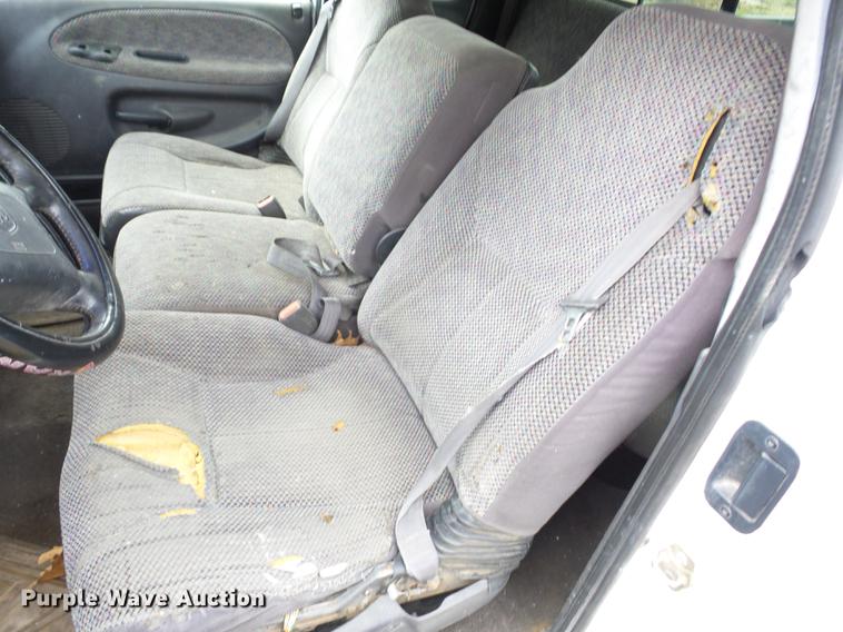 image for item K6309 2000 Dodge Ram 1500 Quad Cab pickup truck