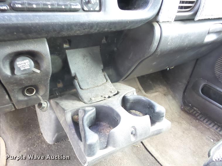 image for item K6309 2000 Dodge Ram 1500 Quad Cab pickup truck