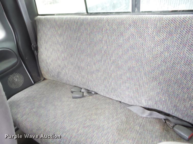 image for item K6309 2000 Dodge Ram 1500 Quad Cab pickup truck