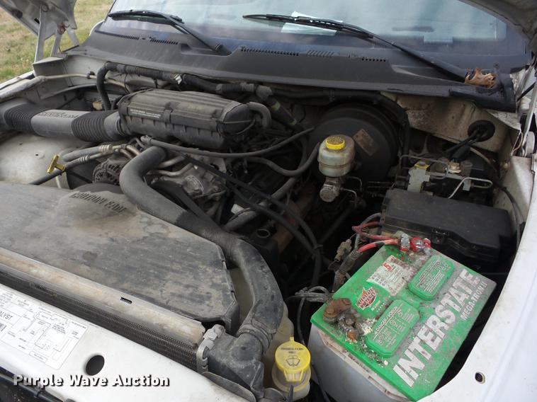 image for item K6309 2000 Dodge Ram 1500 Quad Cab pickup truck